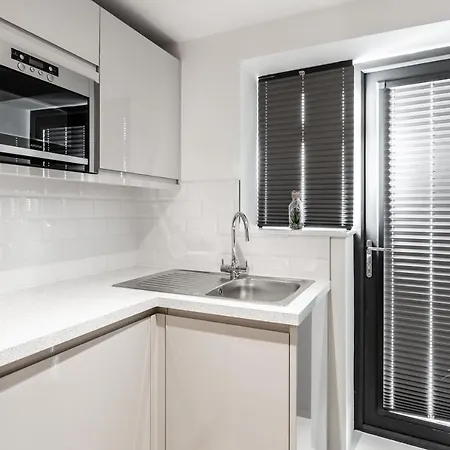 Victoria Place - 3-Bed Apartment, Parking, Wi-Fi Хайд Экстерьер фото