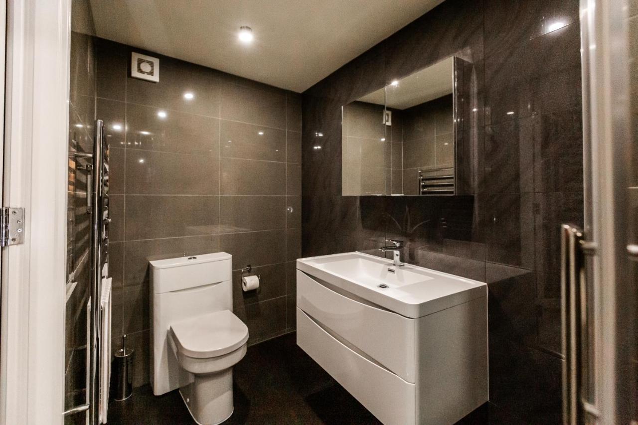 Victoria Place - 3-bed Apartment, Parking, Wi-fi Apartment Hyde